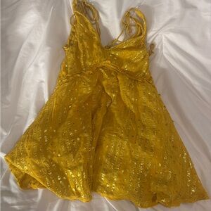 Glamorous Yellow Dress with Gold Highlights